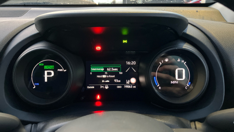 Toyota Yaris 1.5 Hybrid Design 5dr CVT Hybrid Hatchback